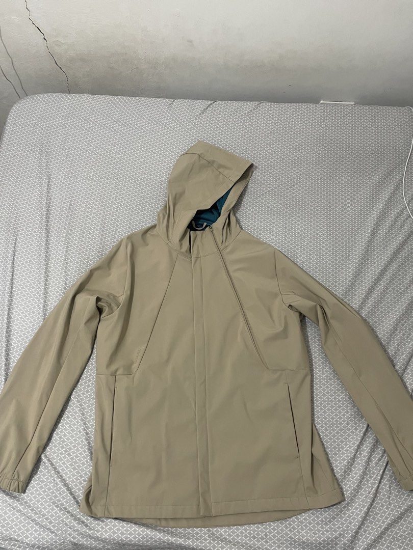 Anta Khaki Hooded Jacket (Category: Coats, Jackets and Outerwear) located in Makati City. Submitted by johnmichael2 (Listing ID 1444238834, Image 1). Description: L28 W20 kita na sa pic ung issue makati area negoo!! ur fee if deliver.