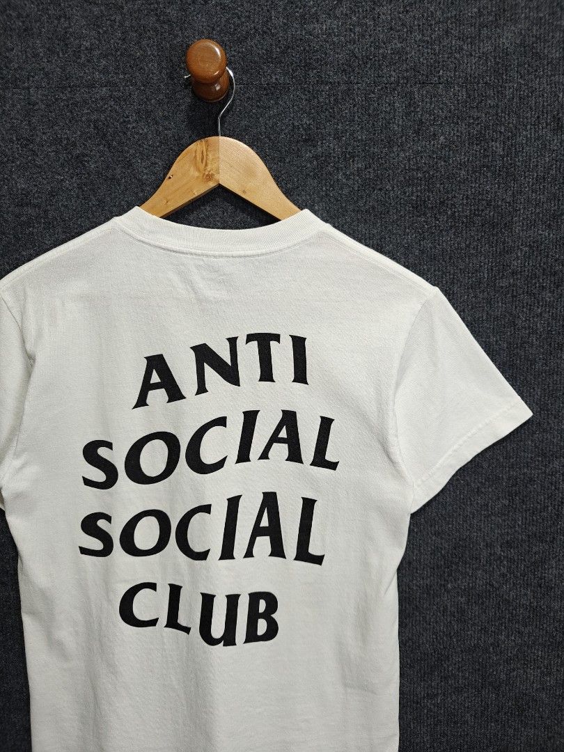 Clearance Sale ❗Anti Social Social Club White T-Shirt (Category: Activewear) located in Alaminos. Submitted by epargne (Listing ID 1444230257, Image 2). Description: Condition: Vgood ! Color rate: 9/10 Size: Small Measurement: ⬇️⬇️⬇️ Length' 25.5 'Width' 18 Issue: None.