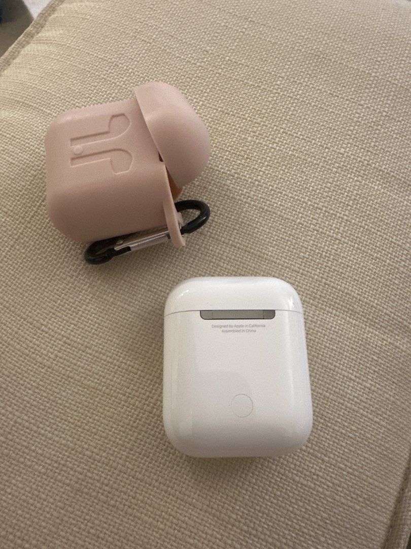 Apple AirPods 2484094454646056963