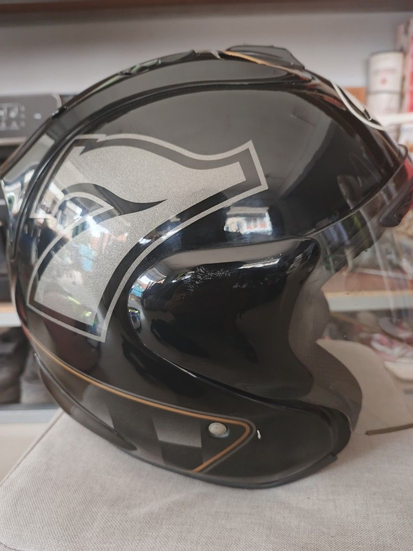 Arai Cafe Racer Motorcycle Helmet (Category: Motorcycle Apparel) located in Singapore. Submitted by amelal10me33396 (Listing ID 1444175276, Image 3). Description: Very rare arai Condition as in the photo Price can be discussed Can trade for Arai RX-7X Shoei X-15 size M.