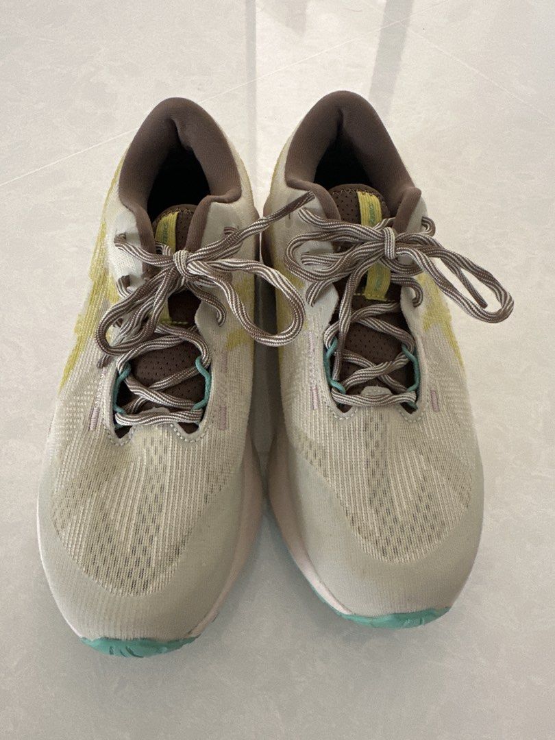 ASICS Novablast 5 TR - Light Dust/Cacti (Category: Sneakers) located in Singapore. Submitted by antipodes (Listing ID 1444241892, Image 1). Description: - Features comfortable cushioning for runs - Soles have minor scuffs from normal wear - Suitable for training or everyday wear Only used for one run. Like new, near perfect condition. .