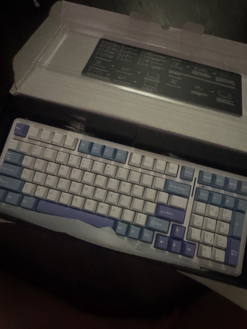 AULA F99 Mechanical Keyboard White/Blue Wireless/Wired483880966323578880