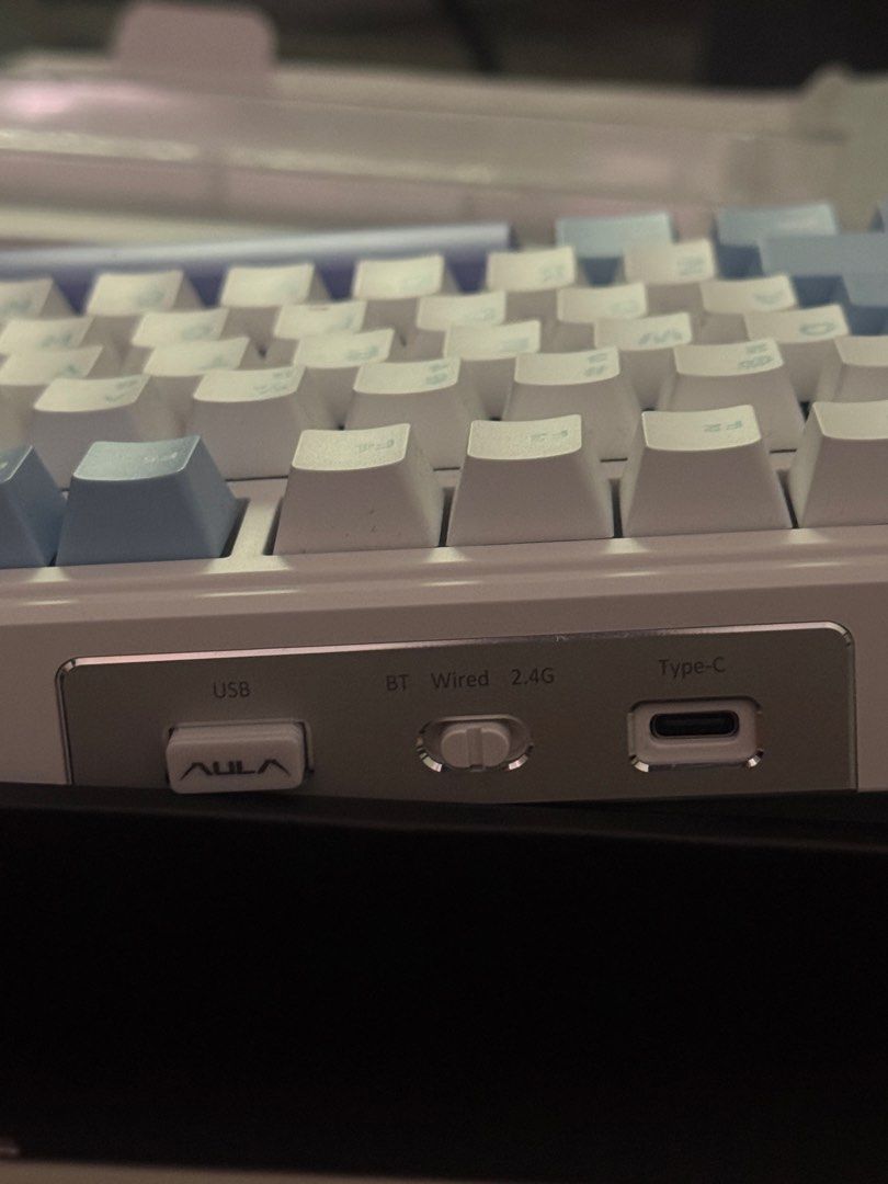AULA F99 Mechanical Keyboard White/Blue Wireless/Wired483880966323578883