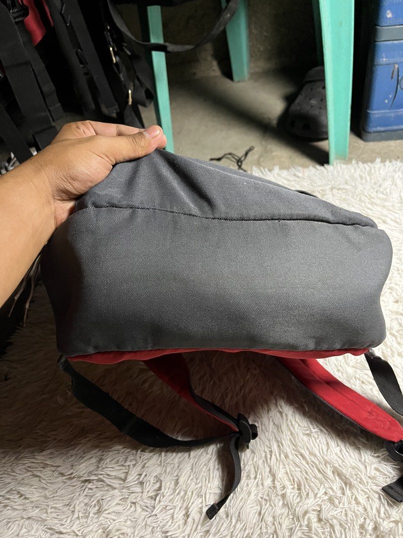 Authentic converse backpack 15Liters (Category: Backpacks) located in Silang. Submitted by _goodf1nds (Listing ID 1444127987, Image 3). Description: 600+sf All details posted, check nyo bago mag pm Pass sa barat/low baller Loc: Silang, cavite Lalamove, flash or j&t No cod.