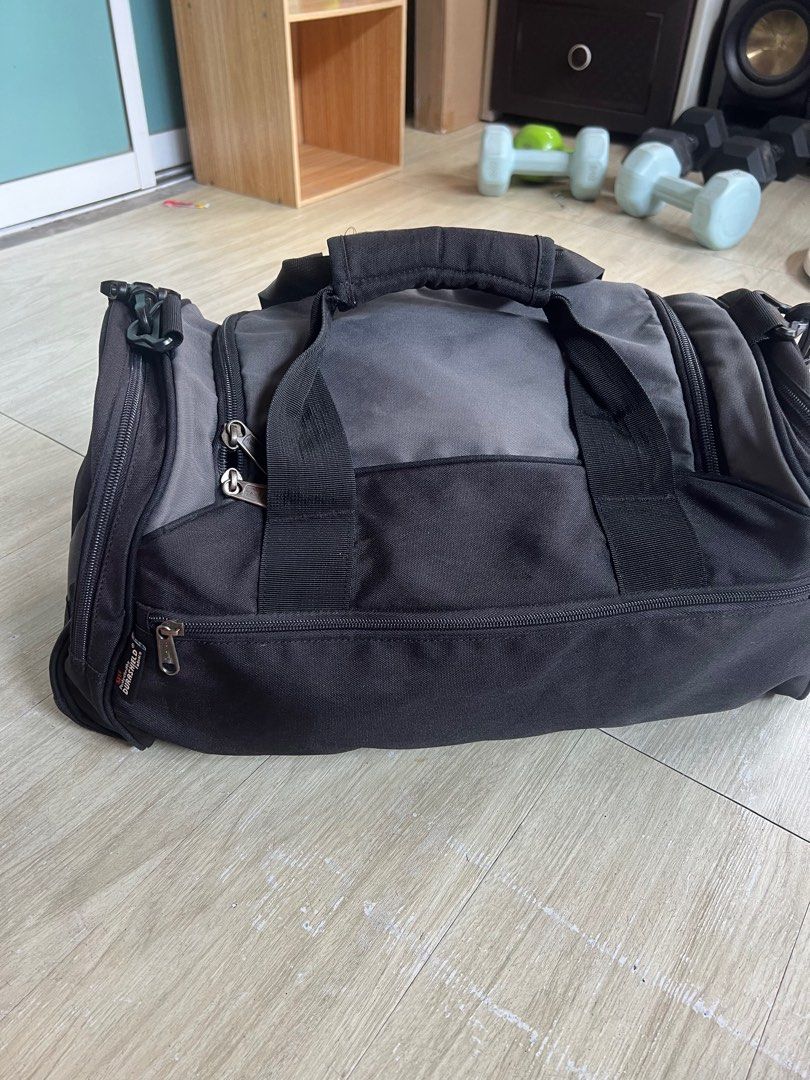Authentic Hawk Gym bag (Category: Backpacks) located in San Antonio. Submitted by kimbags (Listing ID 1444255942, Image 2). Description: Original hawk No major issues No fading.