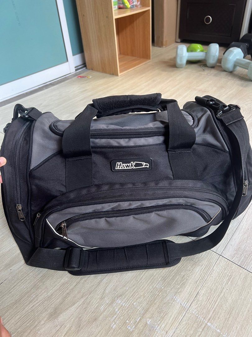 Authentic Hawk Gym bag (Category: Backpacks) located in San Antonio. Submitted by kimbags (Listing ID 1444255942, Image 1). Description: Original hawk No major issues No fading.