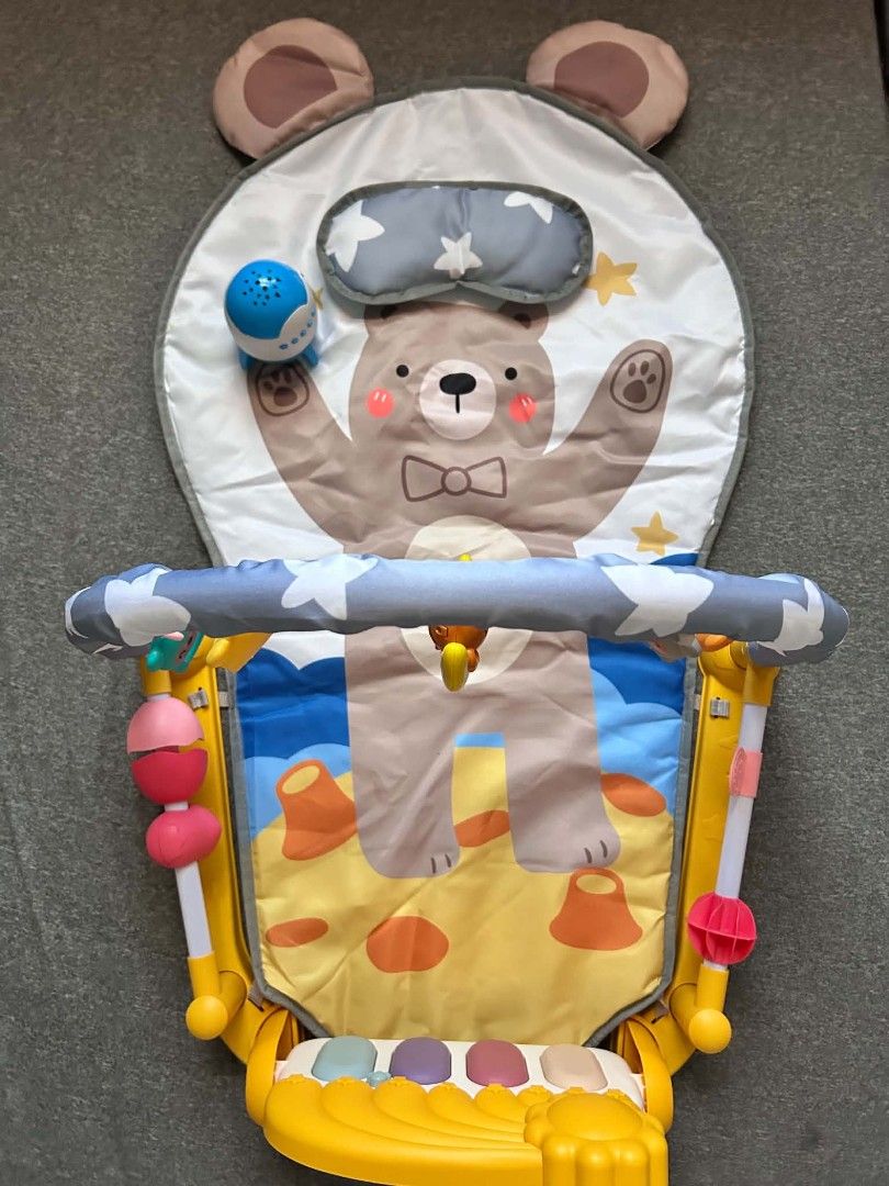 Baby Playmat Gym (Category: Infant Playtime) located in Baguio. Submitted by erreiv (Listing ID 1444116779, Image 1). Description: Brandnew - opened for checking lang. Complete inclusion - with box. Working well yung piano and light music. Bought online for 800 plus. 600 nalang. .
