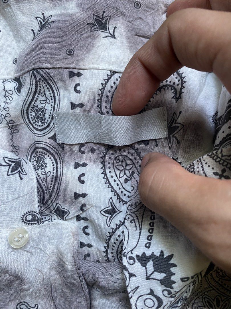 Bandana paisley botton down (Category: Tshirts & Polo Shirts ) located in Davao. Submitted by jsthr1ft (Listing ID 1444184341, Image 3). Description: bandana paisley botton down size large dimension: W24.5 L29 excellent condition no issue.