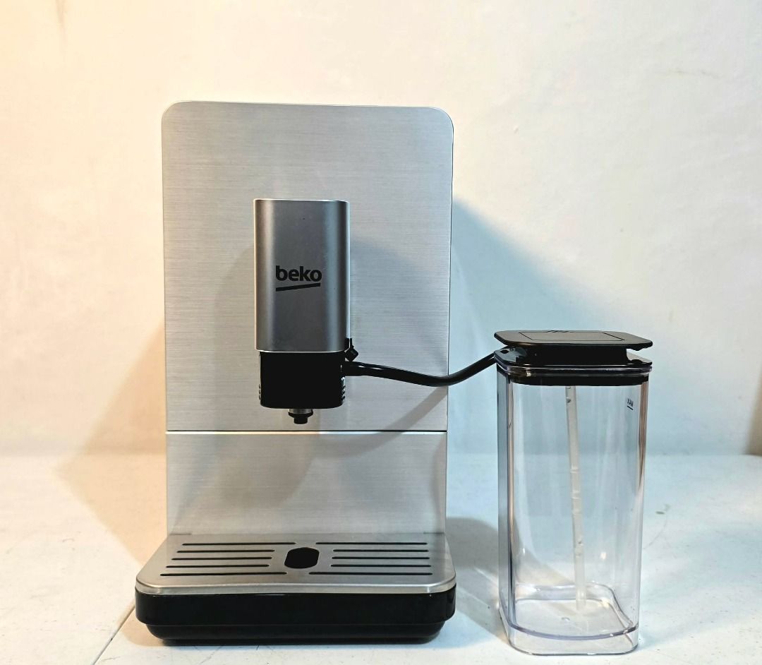 Beko Fully Automatic Espresso Machine (Category: Coffee Machines & Makers) located in Rizal. Submitted by joan5505 (Listing ID 1444143740, Image 1). Description: Beko Fully Automatic Espresso Machine Australian mall pull out Used as demo unit Good Condition Model: CEG5331X 220V No box 19Bar 15k.