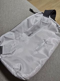 （分類：）位於 。 由 illeniummm 提交（商品編號 1444184312，圖片 1）。簡介： 。