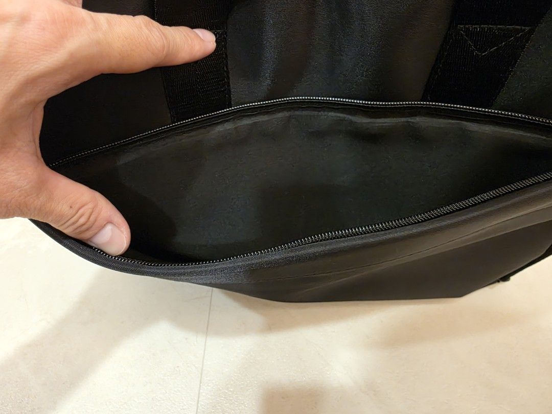 Black Laptop Bag with Multiple Compartments483981768262297603