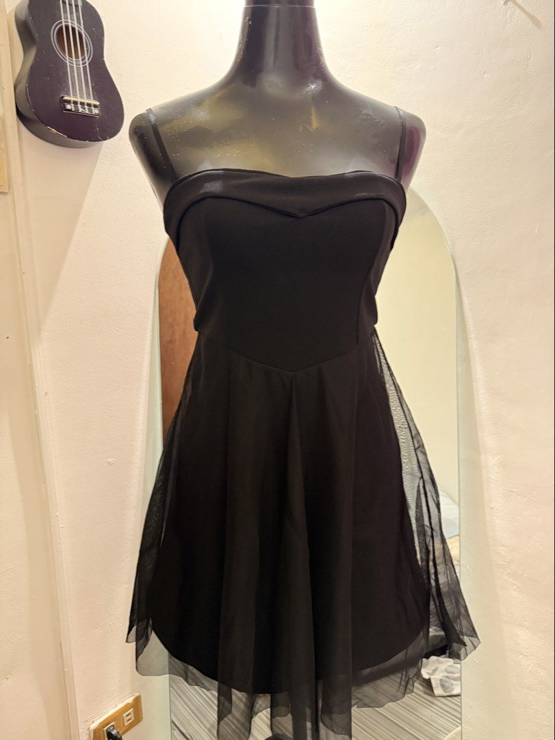 Black Strapless Tulle Dress (Category: Dresses) located in Caloocan City. Submitted by prettyplease000 (Listing ID 1444280605, Image 3). Description: small to med frame body hugging adjustable strap - Elegant black strapless dress - Flattering sweetheart neckline - Fitted bodice for a sleek silhouette - Sheer tulle overlay on the skirt - Adjustable thin straps for a perfect fit - Ideal for parties, events, or a night out - Designed to look great 