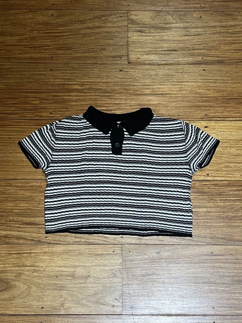 Black Striped Knit Top (Category: Shirts) located in Pasig City. Submitted by tiny_studios (Listing ID 1444263573, Image 3). Description: - mum’s vintage NEW Penny - casual everyday style or cover up on top on bikini 👙 - no flaws - get 3 items below 200, get cheapest one for free .