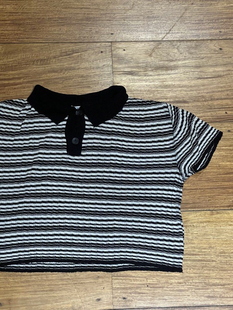 Black Striped Knit Top (Category: Shirts) located in Pasig City. Submitted by tiny_studios (Listing ID 1444263573, Image 2). Description: - mum’s vintage NEW Penny - casual everyday style or cover up on top on bikini 👙 - no flaws - get 3 items below 200, get cheapest one for free .