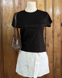 (Category: ) located in . Submitted by dainty.hercloset (Listing ID 1444128935, Image 1). Description: .