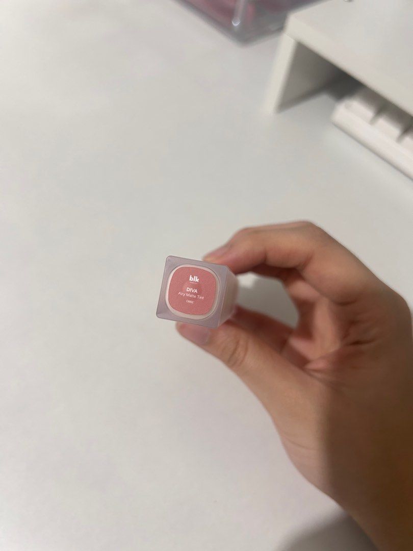 blk cosmetics airy matte tint in diva (Category: Makeup) located in Angeles City. Submitted by sh4ine (Listing ID 1444227800, Image 2). Description: - shade: dive - opened just to swatch.