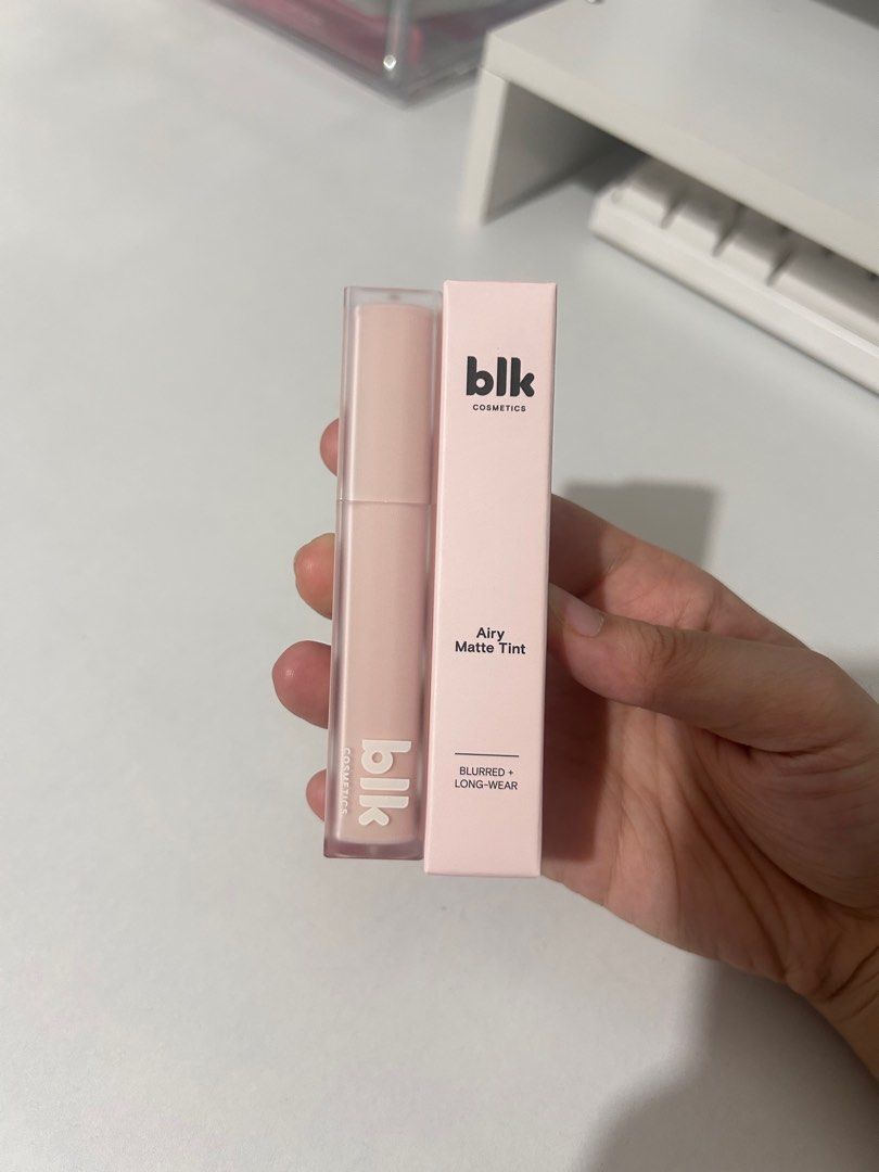 blk cosmetics airy matte tint in diva (Category: Makeup) located in Angeles City. Submitted by sh4ine (Listing ID 1444227800, Image 3). Description: - shade: dive - opened just to swatch.