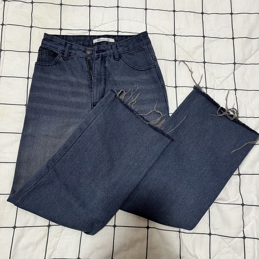 Blue Wide Leg Jeans with Raw Hem (Category: Jeans) located in Paranaque City. Submitted by soleilya (Listing ID 1444179360, Image 1). Description: RETRO BLUE PANTS [ BSCO ON TAG ] ✿ Small on tag (no identifiers of waist size) ✿ 33cm when measured ✿ Retro Blue ✿ Straight Cut ✿ No flaws ✿ Worn twice Original Price: 1,200 ₱800 (negotiable).
