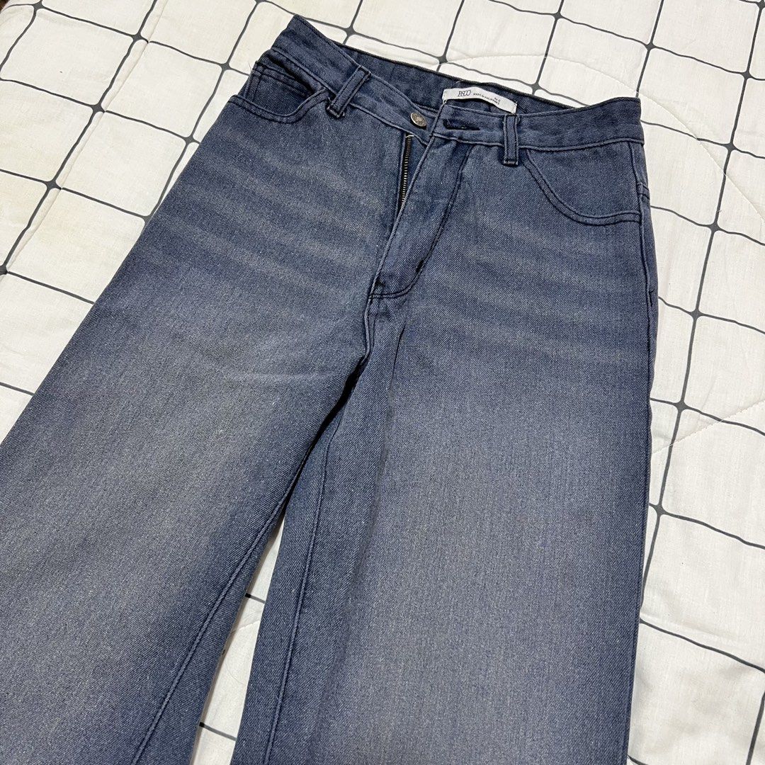 Blue Wide Leg Jeans with Raw Hem (Category: Jeans) located in Paranaque City. Submitted by soleilya (Listing ID 1444179360, Image 2). Description: RETRO BLUE PANTS [ BSCO ON TAG ] ✿ Small on tag (no identifiers of waist size) ✿ 33cm when measured ✿ Retro Blue ✿ Straight Cut ✿ No flaws ✿ Worn twice Original Price: 1,200 ₱800 (negotiable).