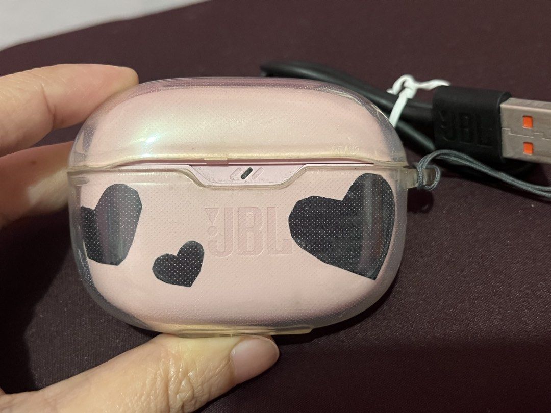 bluetooth earphones (Category: Earphones) located in Quezon City. Submitted by jomaldita16 (Listing ID 1444260419, Image 2). Description: for sale original jbl bluetooth earphone for only 1800 slightly used lady owned kaya alaga talaga walang gasgas since day 1 my case na sya for meet up only para test to sawa for sure buyers kust txt or call me 09494990771.