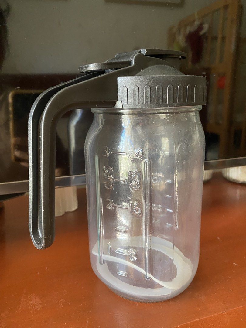 Breastmilk Glass Pitcher (Category: Breastfeeding & Bottle Feeding) located in Davao. Submitted by mheann8 (Listing ID 1444226147, Image 1). Description: Hindi nagamit rfs: declutter.
