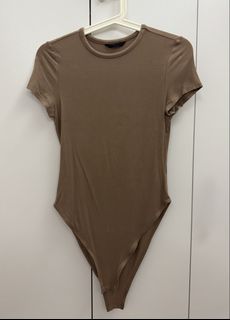 (Category: ) located in . Submitted by sofiascloset_ (Listing ID 1444244871, Image 1). Description: .