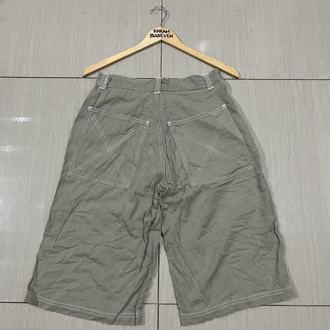 b.series Cargo Shorts Khaki (Category: Shorts) located in Manila. Submitted by greedythrifts (Listing ID 1444282594, Image 1). Description: - Brand: B.Series - Color: Khaki - Style: Cargo Shorts - Pockets: Multiple front and back pockets - Details: Reinforced stitching - Closure: Button and zip - Ideal for: Casual wear.
