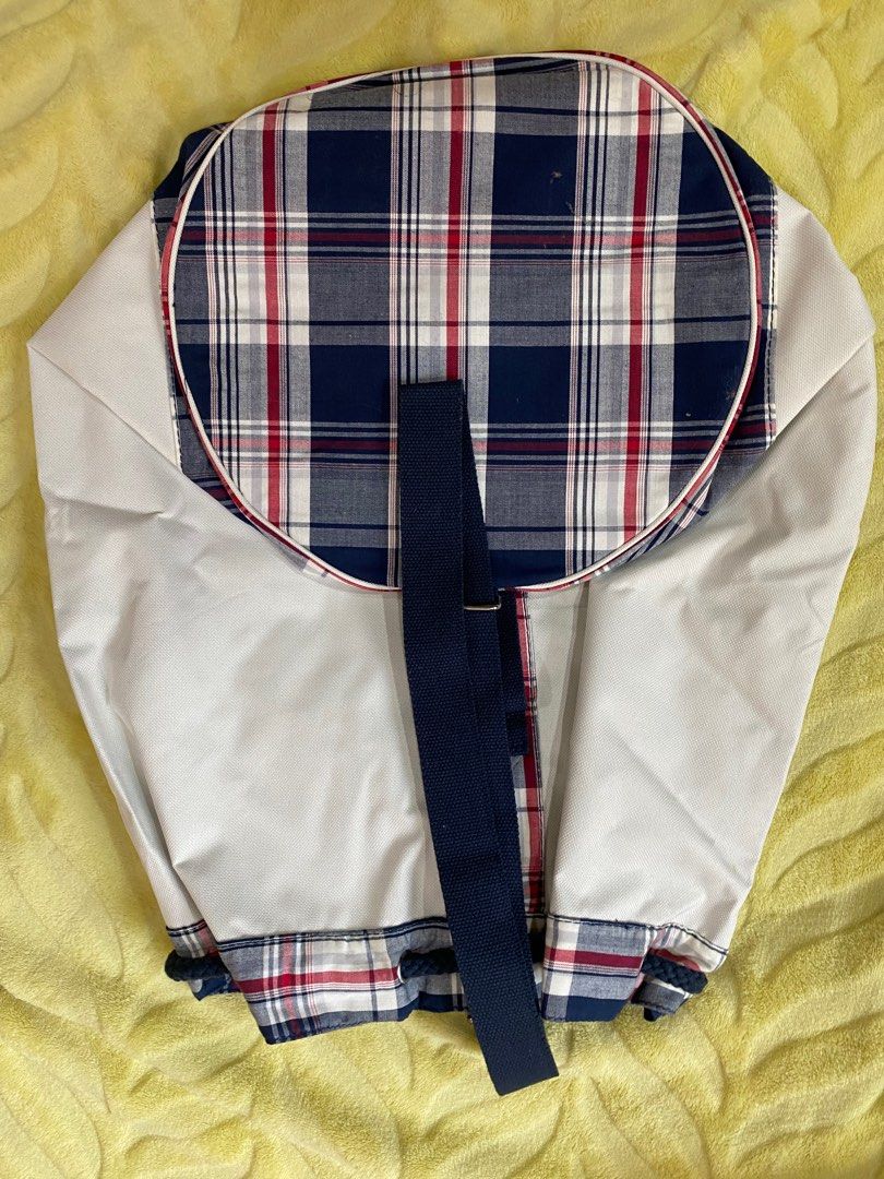 Bucket Bag Tommy (Category: Shoulder Bags) located in Makati City. Submitted by jdeep9 (Listing ID 1444161404, Image 2). Description: Brand new. No issue.