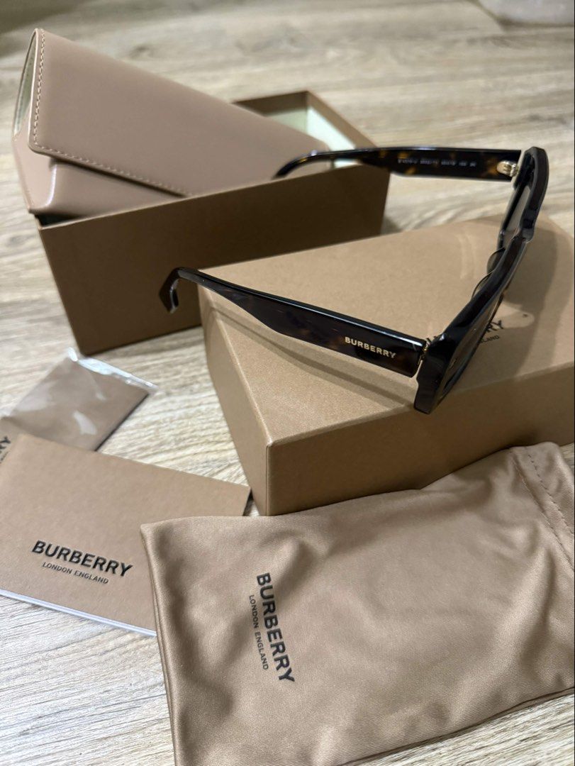 Burberry Sunnies (Category: Luxury Accessories) located in Cabanatuan. Submitted by GRESTORE (Listing ID 1444276048, Image 2). Description: burberry sunnies inclusions posted .