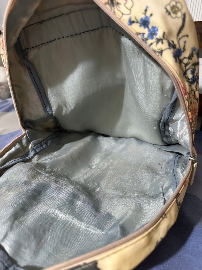 Cath Kidston Floral Print Mini Backpack with Pink Straps (Category: Backpacks) located in Paranaque City. Submitted by byclaires.co (Listing ID 1444147548, Image 2). Description: .