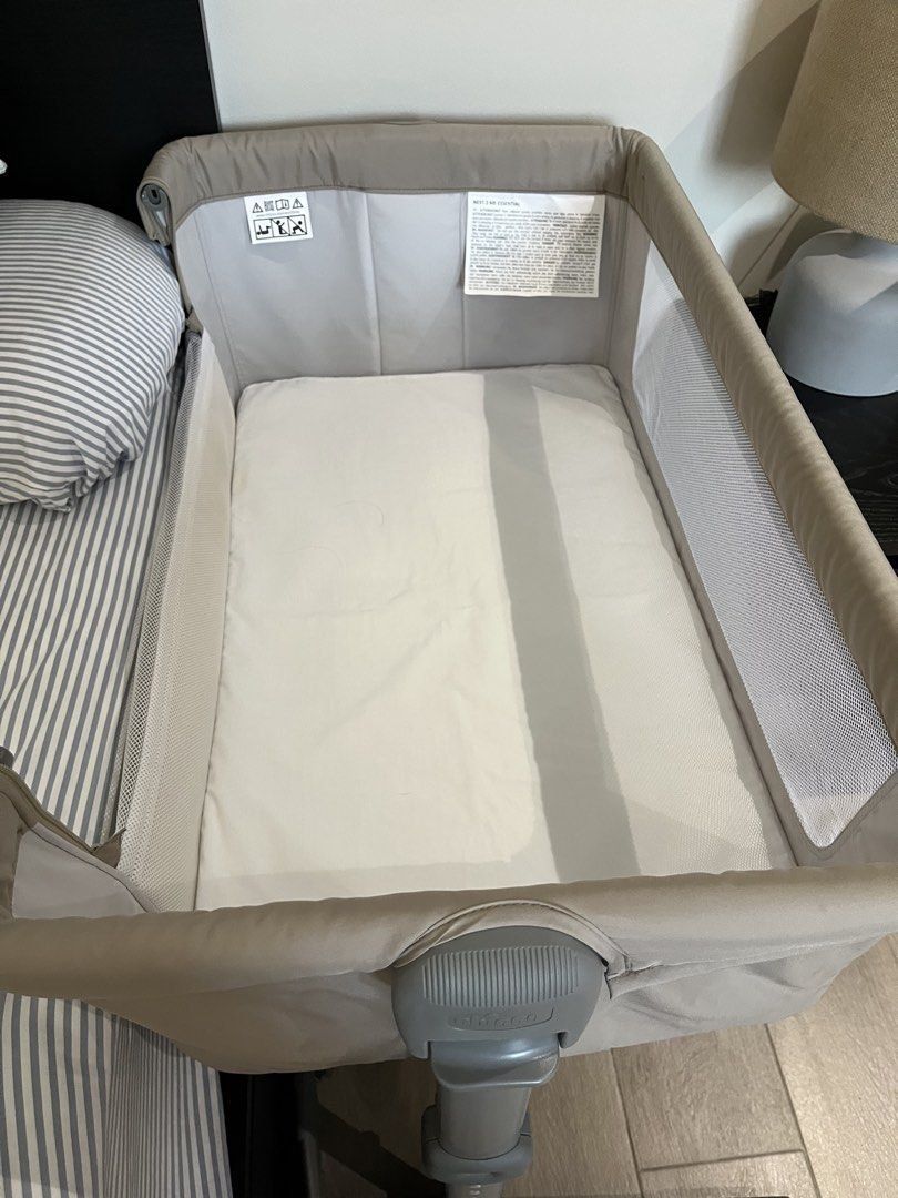 Chicco Next2Me Dream Co-Sleeping Crib (Category: Cots & Cribs) located in Quezon City. Submitted by tcsej (Listing ID 1444165327, Image 3). Description: Like new Complete with box.