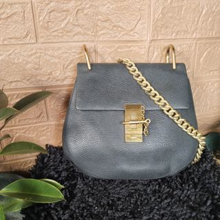 (Category: ) located in . Submitted by dione_closet503 (Listing ID 1444173680, Image 1). Description: .