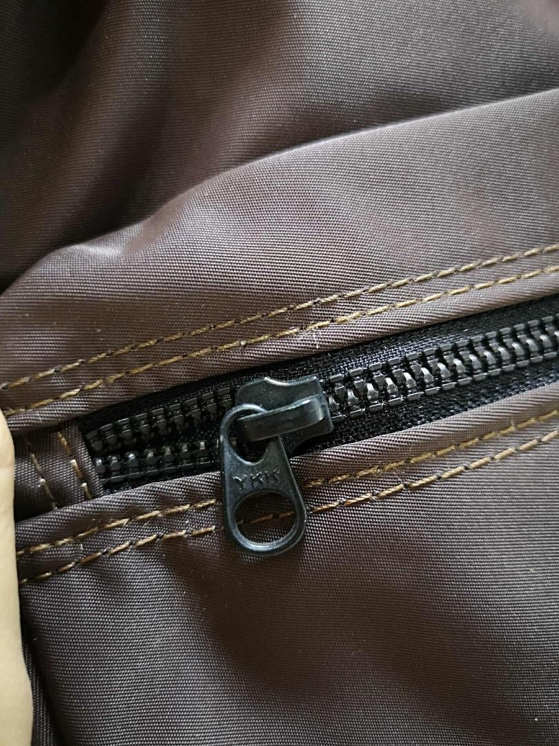 Choco brown Nylon laptop Bag (Category: Laptop Bags & Sleeves) located in Santa Cruz. Submitted by jmy_surplus.2 (Listing ID 1444115131, Image 2). Description: Size ; L - 13 W - 17 Color ; Brown Type ; Laptop Bag Brand ; No Brand Material ; Nylon Style ; Dark Brown Zipper Closure Laptop Bag LR 163 JMY 5 Batch #208.