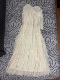 (Category: ) located in . Submitted by mimikingpreloved (Listing ID 1444115449, Image 1). Description: .