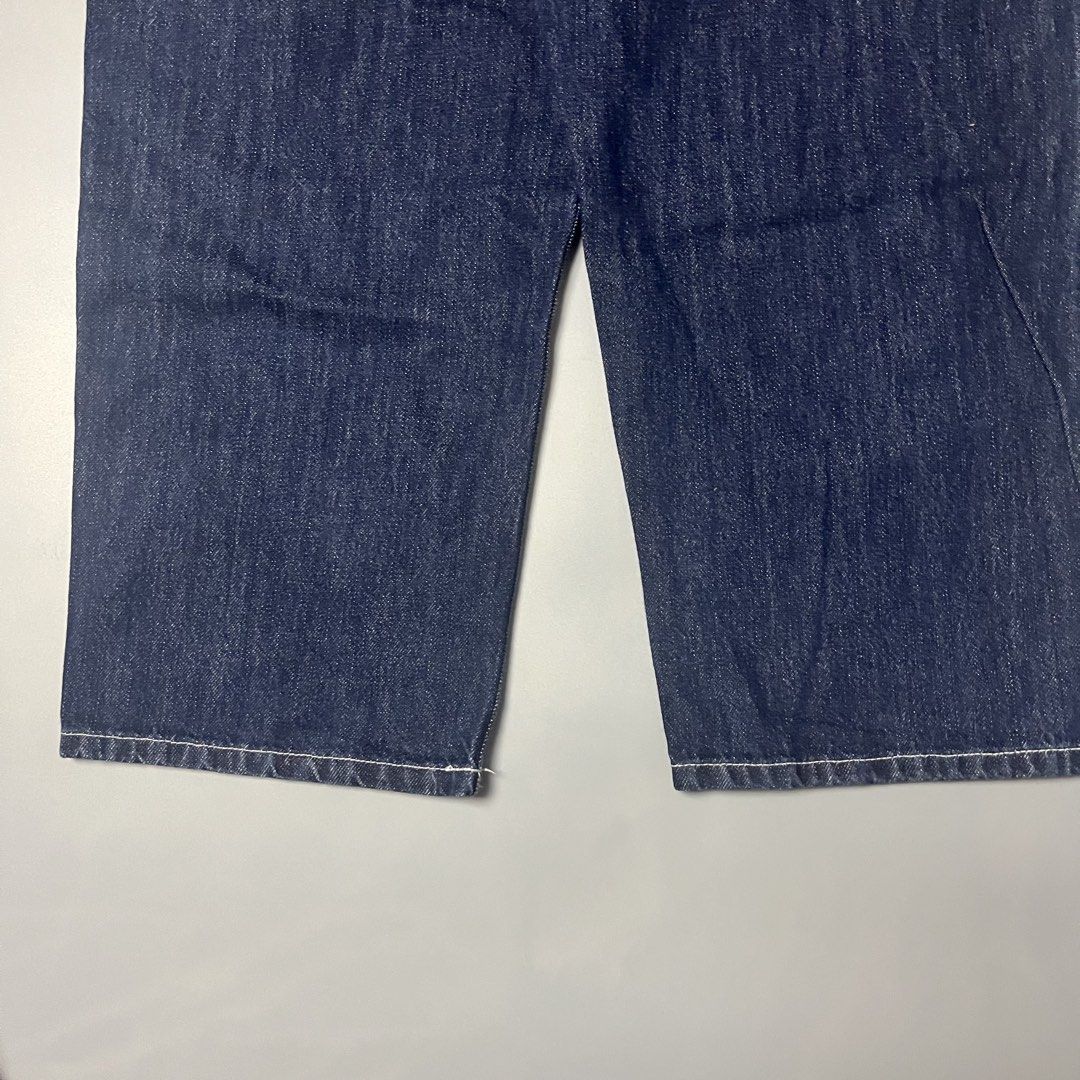 DANTON France Denim Work Pants (Category: Jeans) located in Paranaque City. Submitted by hidden_v2 (Listing ID 1444254140, Image 3). Description: DANTON France Denim Work Pants Excellent Condition Size 36 on tag No issue Width: 28-32 Length: 34.5 Thigh: 12.5 Hem: 7.5 Dm for purchase 📩 - DANTON dark wash denim pants - Comfortable elastic waistband - Classic workwear style with carpenter pocket - Made in Japan - Size 36 - Ideal for everyday wear.