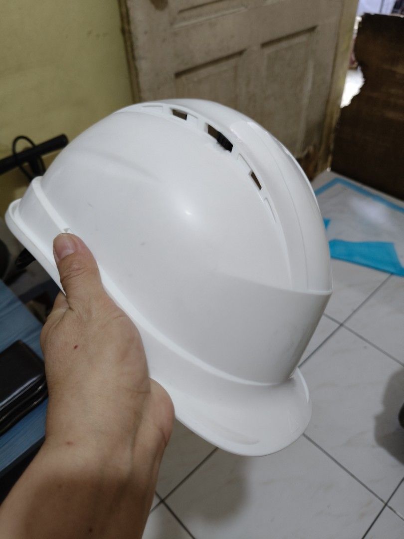 ORIG DELTA PLUS 4 PCS. White Safety Hard Hat (Category: Caps & Hats) located in Marikina City. Submitted by lorence11 (Listing ID 1444202745, Image 3). Description: - White Deltaplus hard hats 4 pcs. - Ideal for construction and site work - Adjustable straps for a secure fit - Vented design for enhanced comfort - Multiple units available upon request.