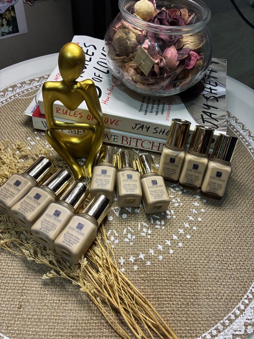 ESTEE LAUDER foundation mini (Category: Makeup) located in Caloocan City. Submitted by thylina_west24 (Listing ID 1444222932, Image 1). Description: Estée Lauder Double Wear Bone (1W1) – A light shade with warm yellow undertones, ideal for fair to light skin tones. Delivers long-lasting, full coverage with a natural-looking matte finish that stays fresh all day. ✨🤍.
