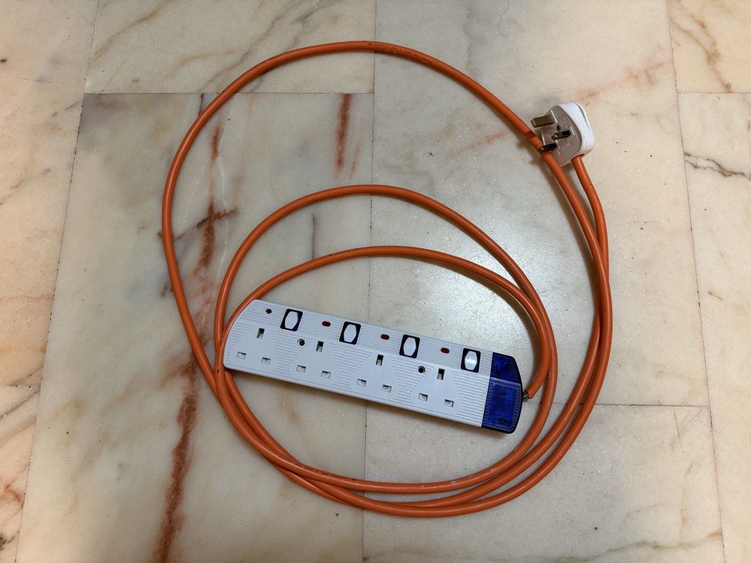 Extension socket (Category: Electrical, Adaptors & Sockets) located in Singapore. Submitted by mas2024 (Listing ID 1444254142, Image 1). Description: 1 for $5 Extension socket is working well.