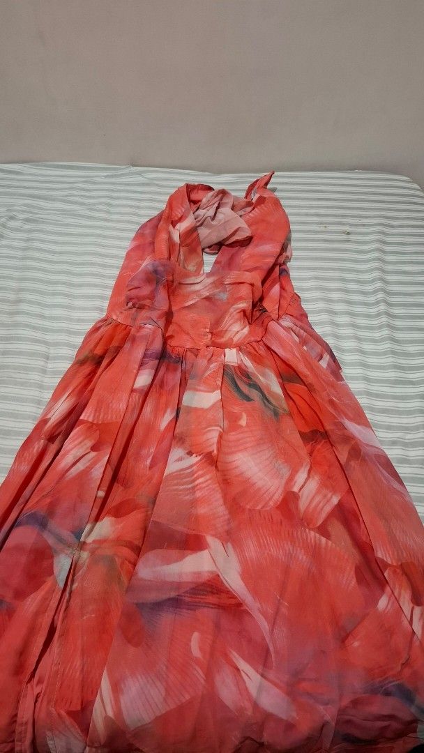Floral Print Maxi Dress (Category: Dresses) located in Makati City. Submitted by sam01997 (Listing ID 1444113561, Image 1). Description: - Flowy maxi dress with a vibrant floral print. - Lightweight fabric that drapes beautifully. - Flattering gathered waistline. - Versatile for summer events or casual wear. - Used once for a wedding here's the product link: Elegant Floral Print Chiffon Short Sleeve V-Neck A-Line Dress - Ideal For Black Tie Gala,
