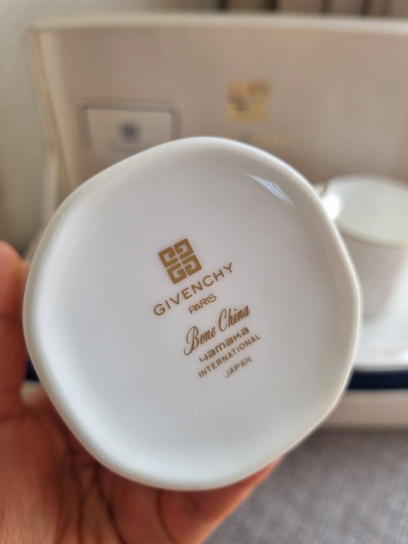 Givenchy Classic White with Gold Rim Tea Cup Set 2 duos (Category: Coffee & Tea Tableware) located in Porac. Submitted by tokyohome (Listing ID 1444119021, Image 3). Description: Available again ♥️ Classic White with Gold Rim Tea Cup Set Php 1,700 only / take all At its best price On hand ♥️ 2 sets in a box Cup (w 7.3 x h 7cm) Saucer (14.8cm) ♥️ Unused with box ⚠️ 1 cup with minimal flaw on the rim # 48 #givenchyphilippines #givenchyph #givenchyc