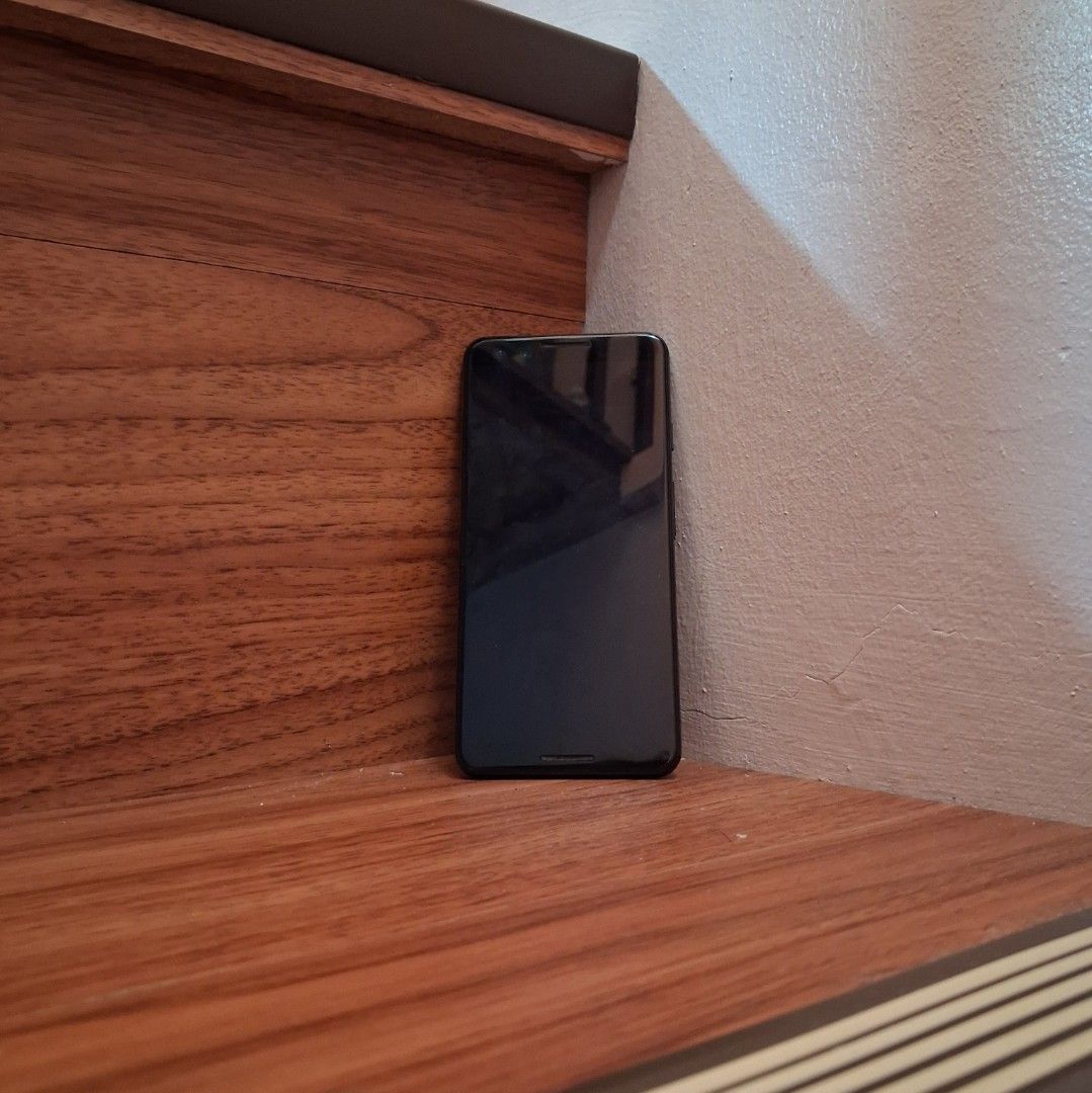 Google Pixel 3 128GB Black (Category: Google Pixel) located in Quezon City. Submitted by lheochan (Listing ID 1444118491, Image 2). Description: - Google Pixel 3 - 128GB Storage - Color: Black - Sleek and classic design - Perfect for photography enthusiasts - Meetup available in Cubao, Quezon City.