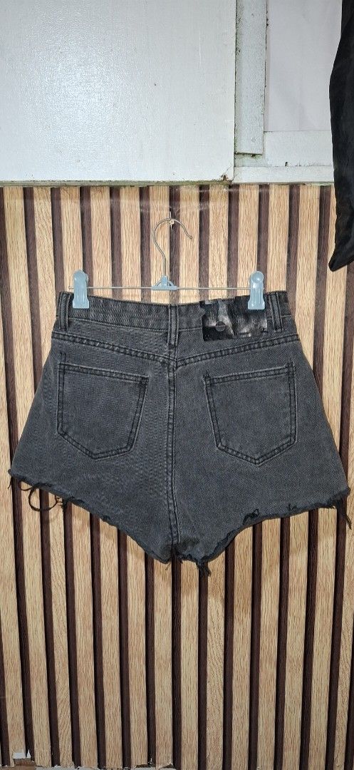 Grey Denim Shorts with Distressed Hem (Category: Shorts) located in Valenzuela. Submitted by thriftlets (Listing ID 1444158908, Image 2). Description: - Grey denim shorts - Distressed hem detail - Button and zip closure size 26.