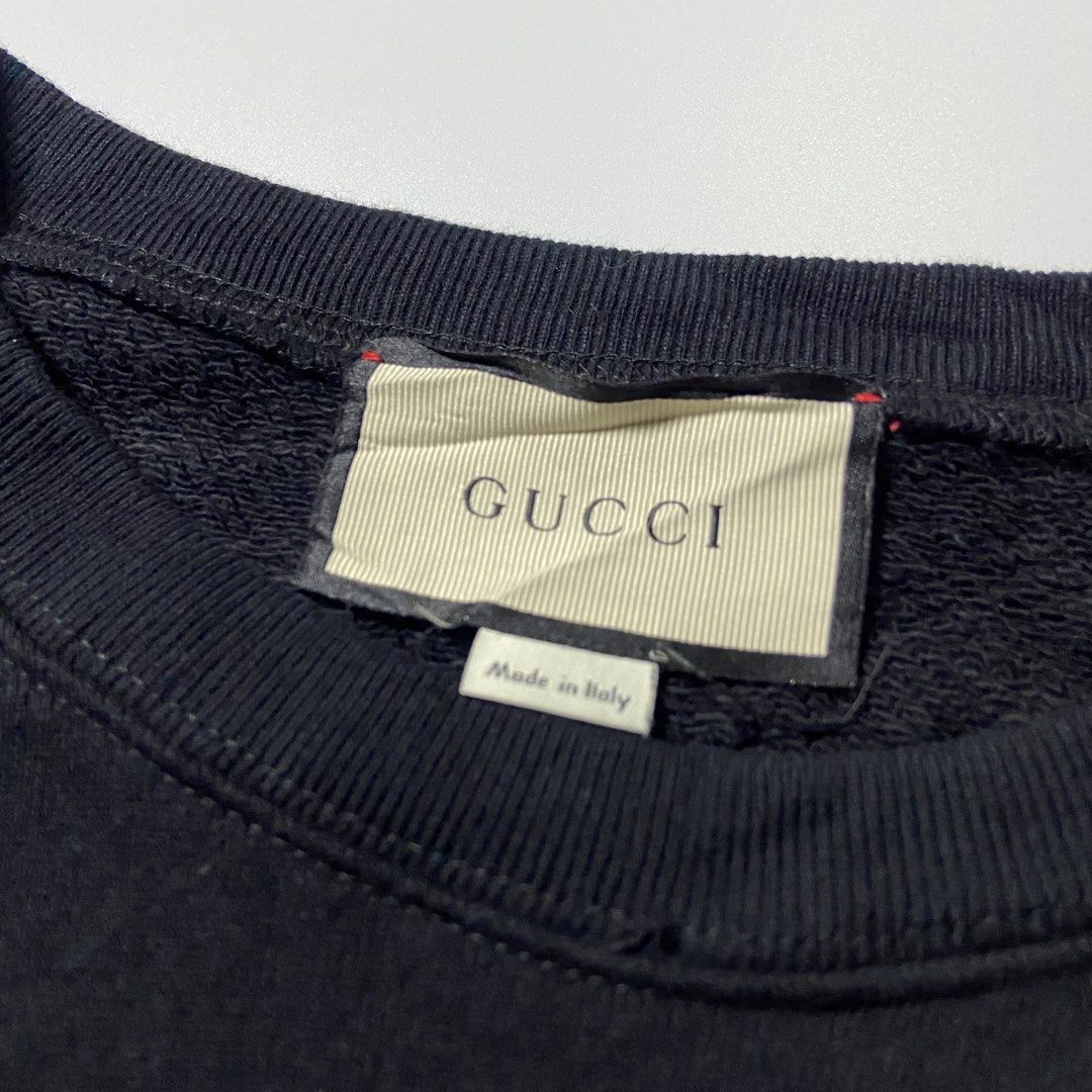 Gucci ‘Bugs Bunny’ (Category: Luxury Apparel) located in Cabatuan. Submitted by moneydimes (Listing ID 1444293122, Image 3). Description: Size med to semi large No flaws 10/10 Color rate .