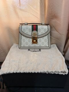 (Category: ) located in . Submitted by findswithalcloset (Listing ID 1444289360, Image 1). Description: .