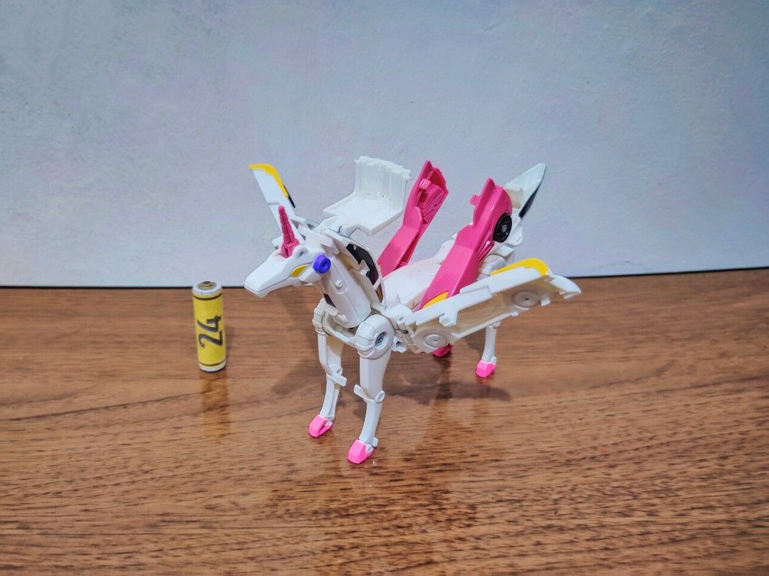 Hello CARBOT Mirinae Prime Unity Series Korean Transforming Robot (Category: Interactive Toys) located in Paranaque City. Submitted by corner24 (Listing ID 1444184021, Image 1). Description: What you see is what you get (AS IS) 2nd Hand Condition, Expect sign of usage/ See photos for actual Condition No other accessories included/No Box❌ Auto Transform upon contact gimmick✅ No Reservation/ 1st to Pay Basis Korean/Japan Surplus *Original *Excellen
