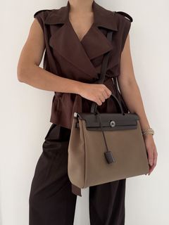 (Category: ) located in . Submitted by lian_closet (Listing ID 1444208807, Image 1). Description: .