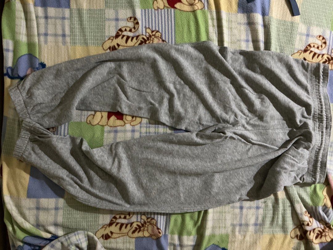 H&M (Category: Jeans) located in Manila. Submitted by irthrift (Listing ID 1444202587, Image 3). Description: .