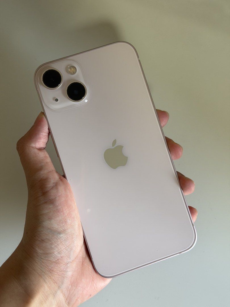 Iphone 13 128 GB (Category: iPhone 13 Series) located in Taguig. Submitted by carameeels (Listing ID 1444194652, Image 2). Description: 📱 iPhone 13 128GB Pink – For Sale ✅ Battery Health: 63% ✅ All functions working properly (Face ID, cameras, speakers, etc.) ✅ Smooth performance, no issues ✅ Unit Only ✅ Includes Free Cases ✅ Well-maintained Perfect for gaming, social media, photos, and everyday use. 💰 ₱17,500 (slightly negotiable) 📍 Meet-up /
