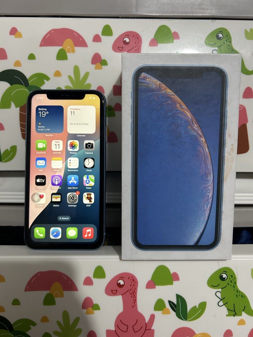 iPhone XR 128gb (Category: iPhone X Series) located in Mandaluyong City. Submitted by aaye.44 (Listing ID 1444301377, Image 2). Description: - iPhone XR 128GB - Color: Blue - Includes replacement box & case - Storage: 128GB - Batt health: 73% issue: white spot (not affected yung performance & di halata pag naka dark background) - Meetup: around Mandaluyong City .