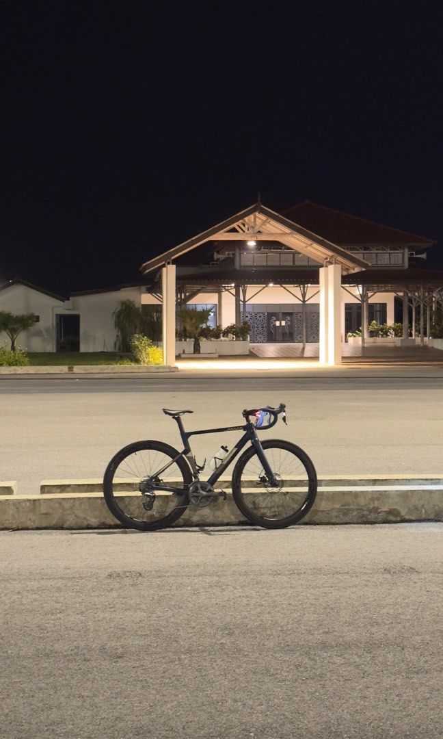 Java Vesuvio (Category: Bicycles) located in Pekan. Submitted by hudksstore (Listing ID 1444184682, Image 1). Description: Wts Java Vesuvio Size 51 Bodyframe Carbon Rim Carbon Decaf 700c Handlebar carbon Toseek Rd & Fd Shimano Ultegra BB upgrade Brake Disc Seat.